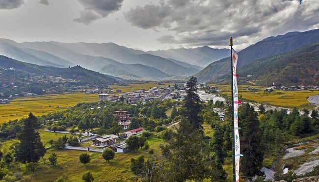 Herbst im Parotal in Bhutan