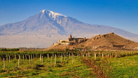 Kloster Chor Virap mit Ararat im Hintergrund