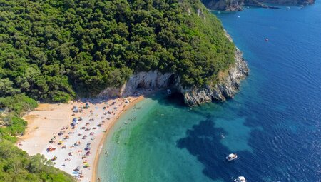 Rovinia Beach in Liapades Korfu Griechenland