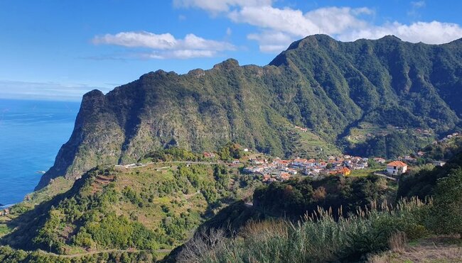 Küstenwanderung bei Porto da Cruz