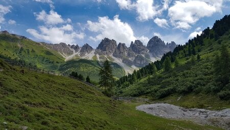 Alpenüberquerung von Alm zu Alm