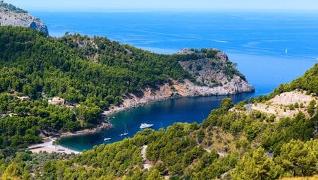 Bucht mit Boot auf Mallorca