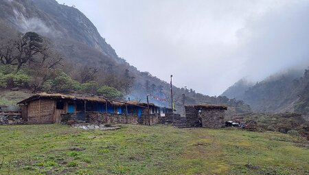 Makalu Base Camp Trekking