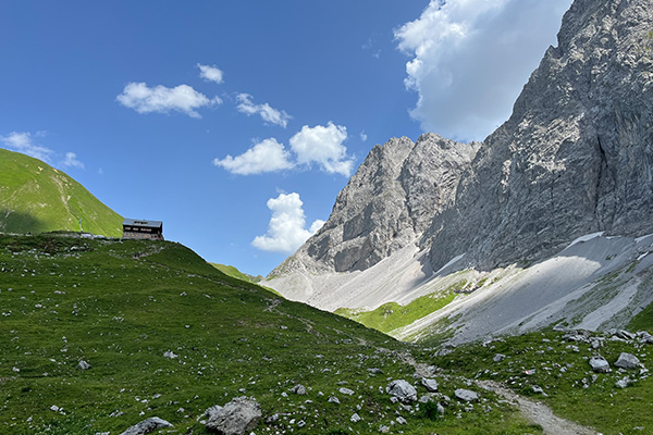 Berglandschaft auf der Alpenüberquerung von Oberstdorf nach Meran