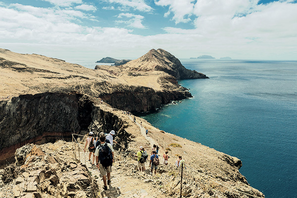 Wanderer an der Ponta de São Lourenço, Madeira, Portugal